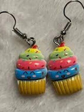 NWT - Smiling Rainbow Frosted Cupcake & sprinkles Dangling Earrings Set - 1 Inch
